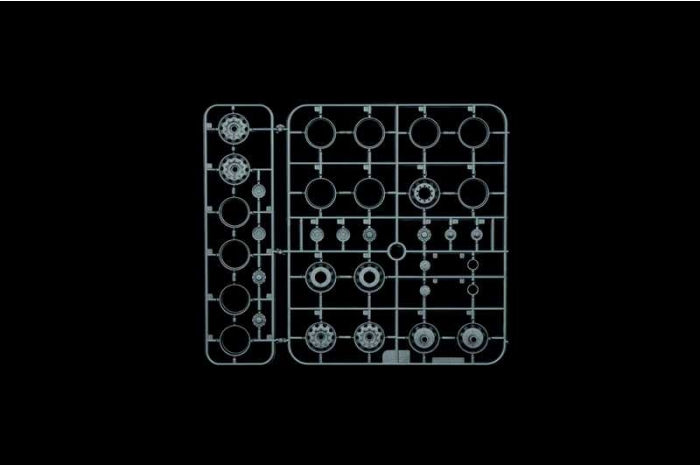 Model Kit truck 3905 - Mercedes Benz Actros MP4 Gigaspace (1:24)