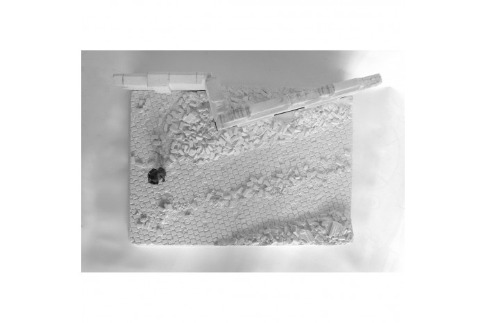 Dům se zdí v sutinách - 3N30