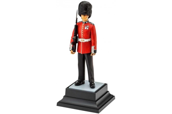 Plastic ModelKit figurka 02800 - Queen´s Guard (1:16)