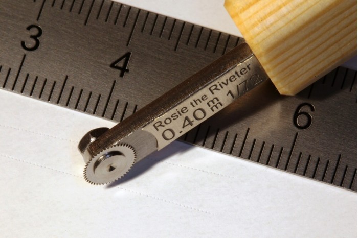 Rosie the Riveter - nýtovadlo 0.40 (1:72) - RTR040