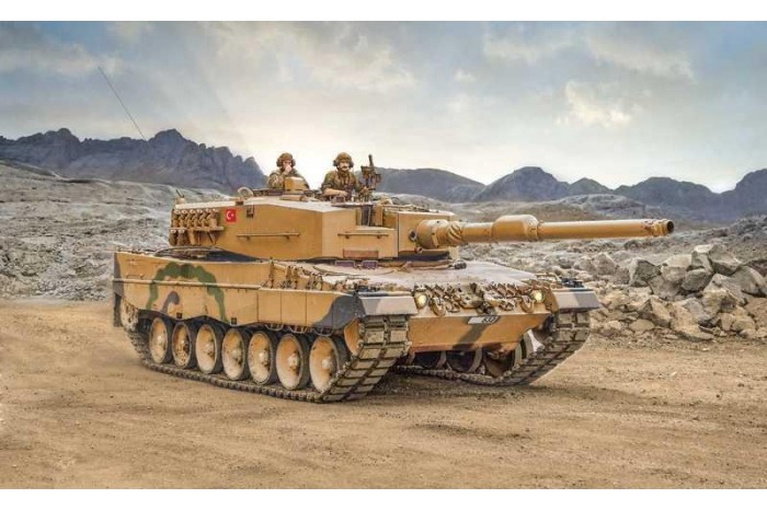 Model Kit tank 6559 - Leopard 2A4 (1:35)