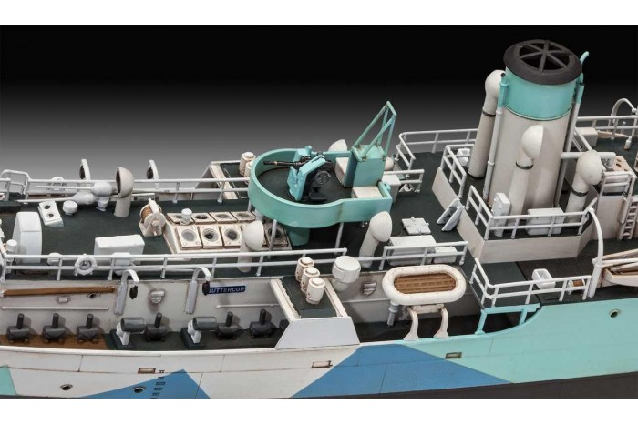Plastic ModelKit loď 05158 - Flower Class Corvette HMS Buttercup (1:144)