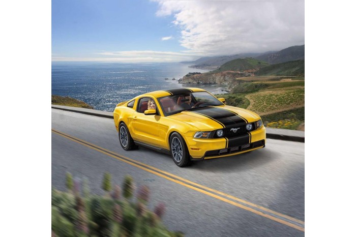 Plastic ModelKit auto 07046 - 2010 Ford Mustang GT (1:25)