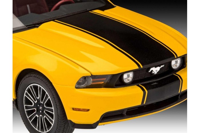 Model Set auto 67046 - 2010 Ford Mustang GT  (1:25)