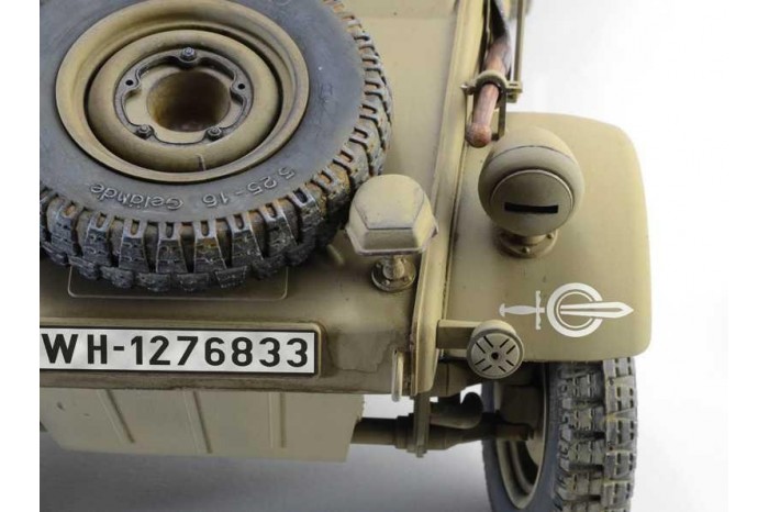Model Kit military 7405 - Kdf.1 Typ 82 Kübelwagen (1:9)