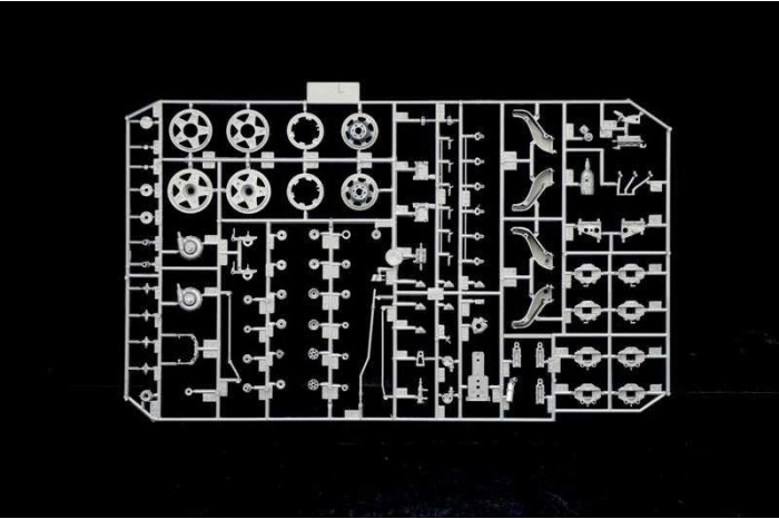 Model Kit auto 4707 - RENAULT RE 20 Turbo (1:12)