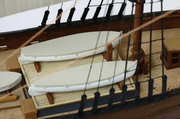 Model Kit loď 9011 - English Brigantine (RR) (1:100)