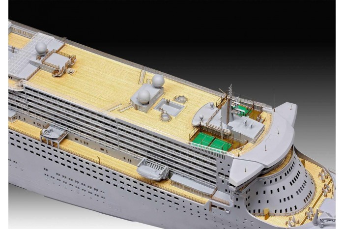 Plastic ModelKit loď Limited Edition 05199 - Queen Mary 2 (Platinum Edition) (1:400)