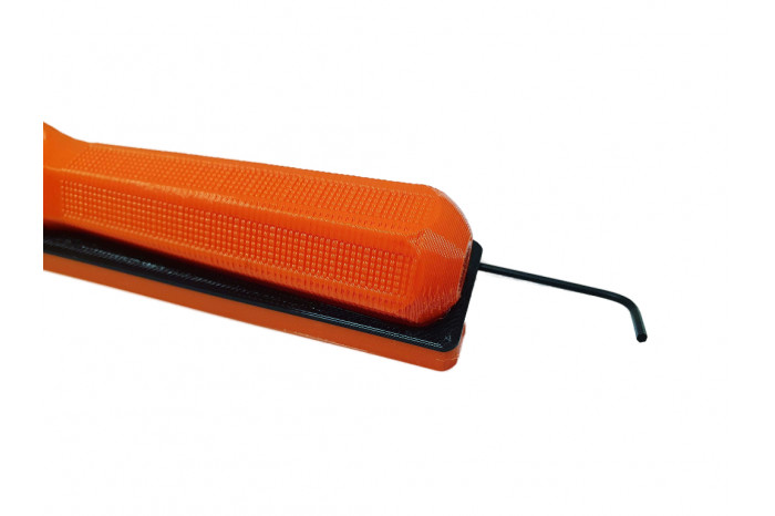 Modelářská pilka s podstavcem - 007