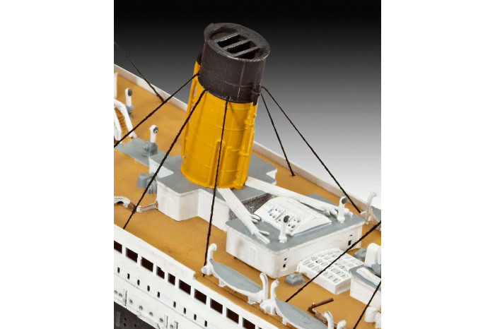 Plastic ModelKit loď 05210 - R.M.S. TITANIC (1:700)