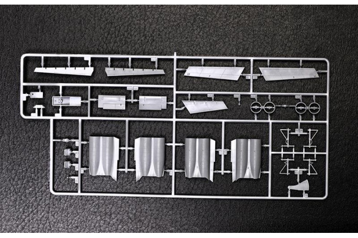 Model Kit letadlo 7013 - Ilyushin IL-62M (1:144)