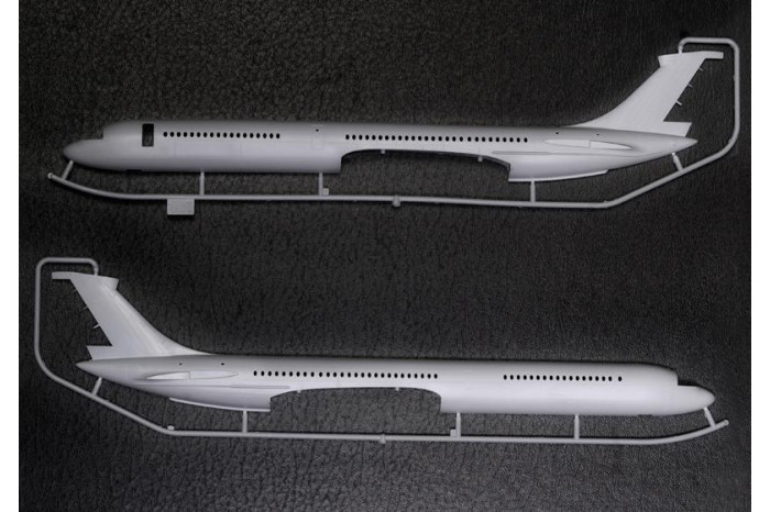 Model Kit letadlo 7013 - Ilyushin IL-62M (1:144)