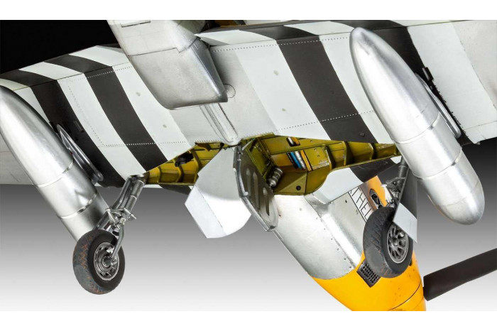Plastic ModelKit letadlo 03944 - P-51D-5NA Mustang (1:32)