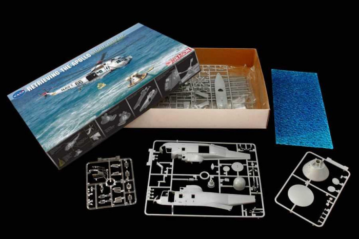 Model Kit vrtulník 11026 - Apollo Recovery SH-3D "Helo 66" & Apollo Command Module (1:72)