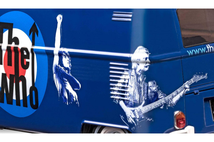 Gift-Set auto 05672 - VW T1 "The Who" (1:24)