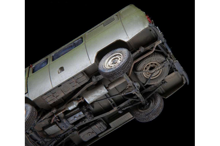 Model Kit military 3644 - UAZ 3909 Russian Military Van (1:35)