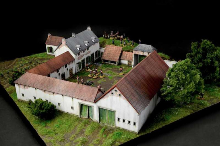 Model Kit diorama 6197 - Waterloo 1815: La Haye Sainte (1:72)