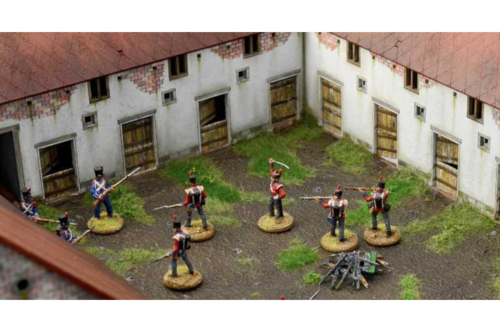 Model Kit diorama 6197 - Waterloo 1815: La Haye Sainte (1:72)