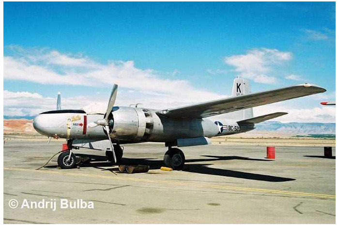 Plastic ModelKit letadlo 03823 - B-26C Invader (1:48)