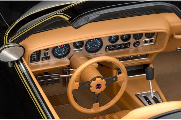 Plastic ModelKit auto 07710 - Pontiac Firebird Trans Am (1:8)