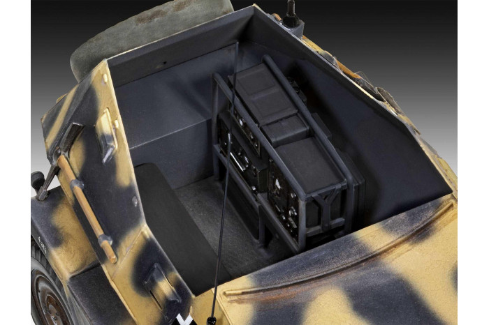 Plastic ModelKit military 03335 - German Command Armoured Vehicle Sd.Kfz.247 Ausf.B (1:35)