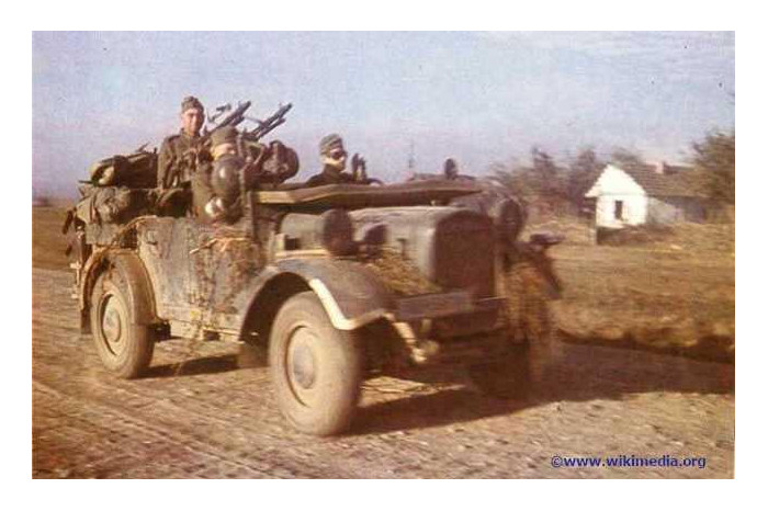 Plastic ModelKit military 03339 - Einheits-PKW Kfz.4 (1:35)