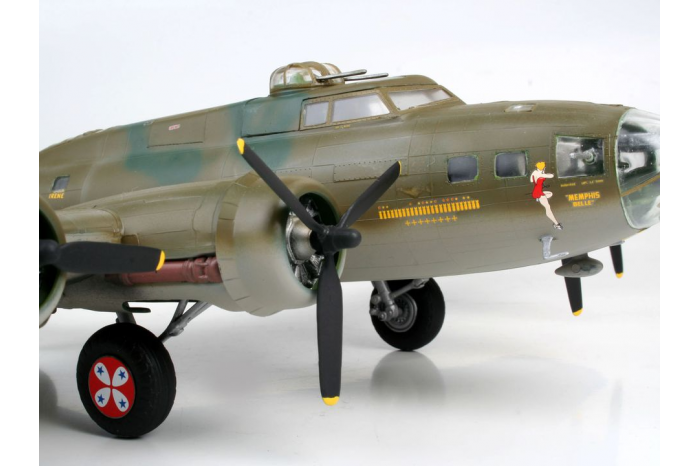 B-17 F Memphis Belle  (1:48) - 04297