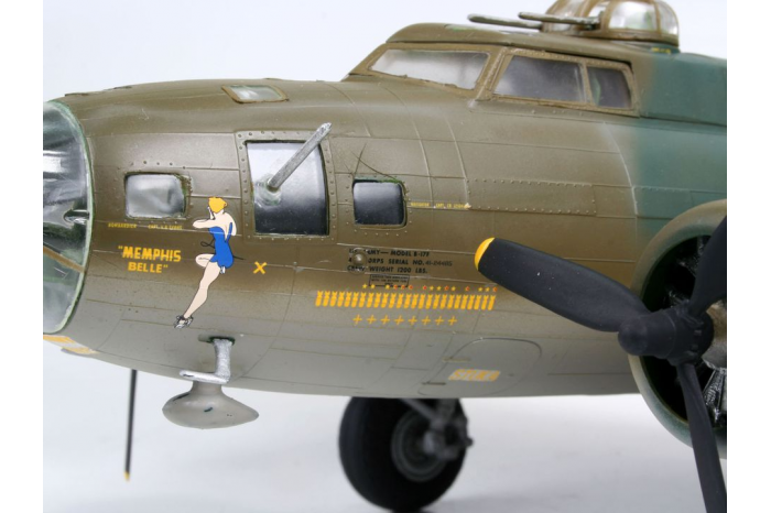 B-17 F Memphis Belle  (1:48) - 04297