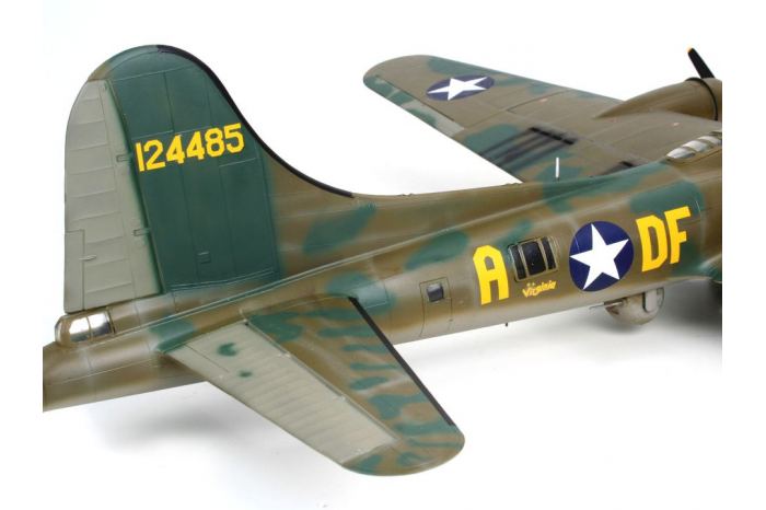 B-17 F Memphis Belle  (1:48) - 04297