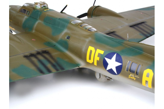 B-17 F Memphis Belle  (1:48) - 04297