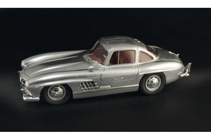Model Kit auto 3612 - Mercedes-Benz 300 SL Gullwing (1:16)