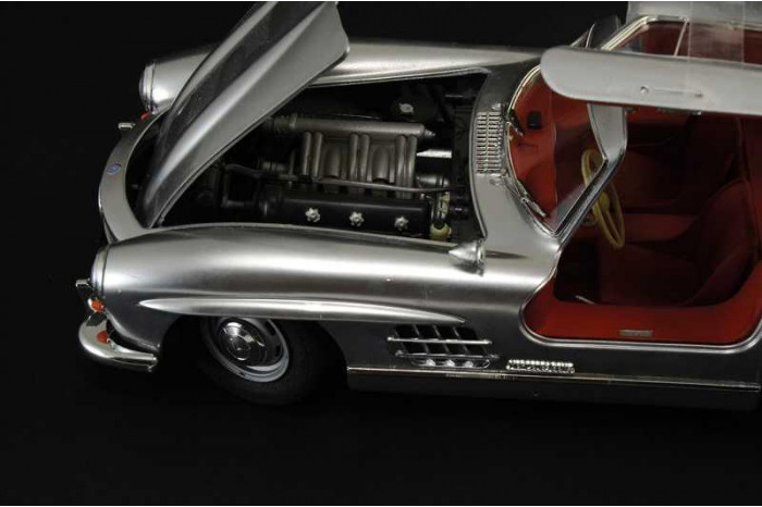 Model Kit auto 3612 - Mercedes-Benz 300 SL Gullwing (1:16)