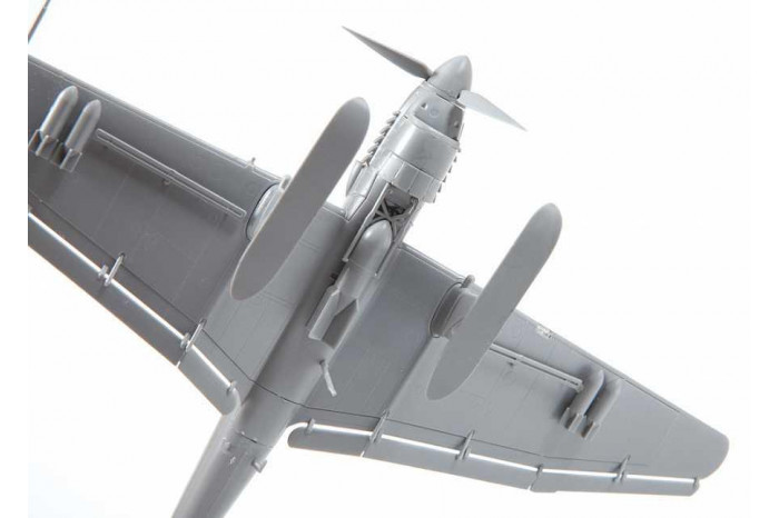Snap Kit letadlo 7323 - JU-87B-2/U4 "STUKA" with skis (1:72)