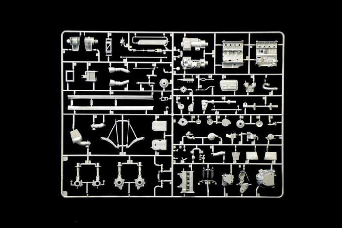 Model Kit auto 4709 - Lancia Delta HF Integrale (1:12)