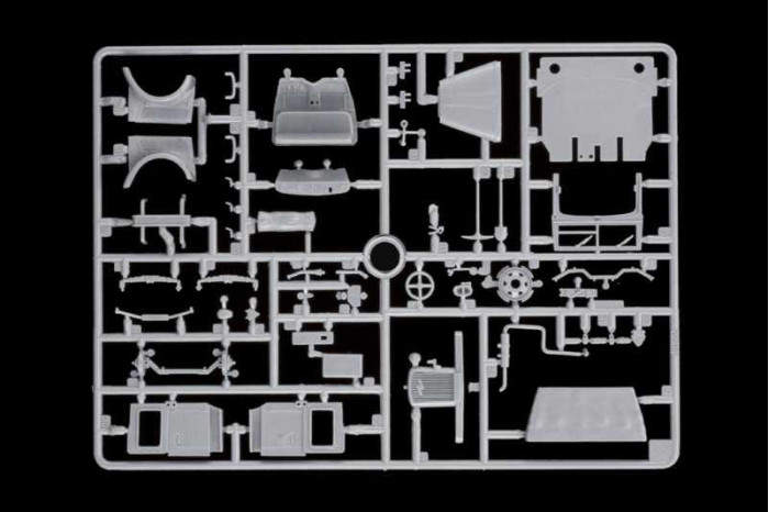 Model Kit military 2808 - Opel Blitz Tankwagen Kfz. 385 - Battle of Britain 80th Anniversary (1:48)