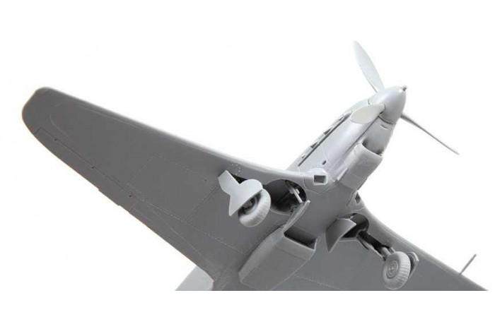 Model Kit letadlo 7313 - YAK-9 Soviet fighter (1:72)