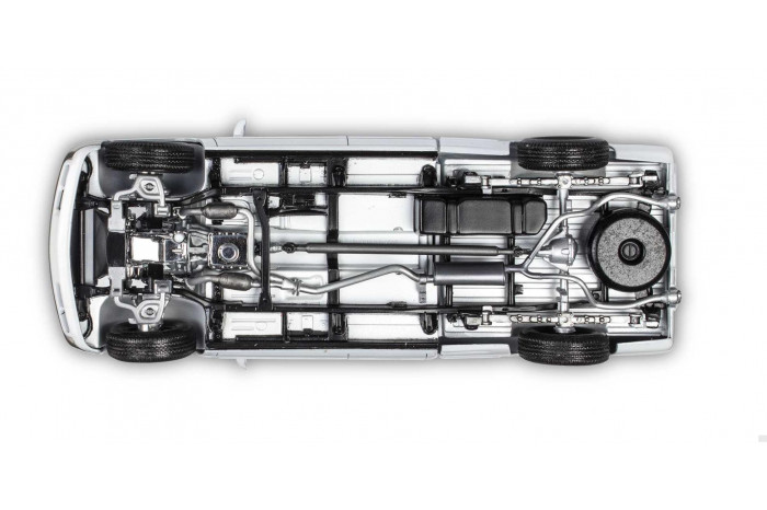 Plastic ModelKit MONOGRAM auto 4538 - 1999 Chevy Silverado Custom Pickup (1:25)