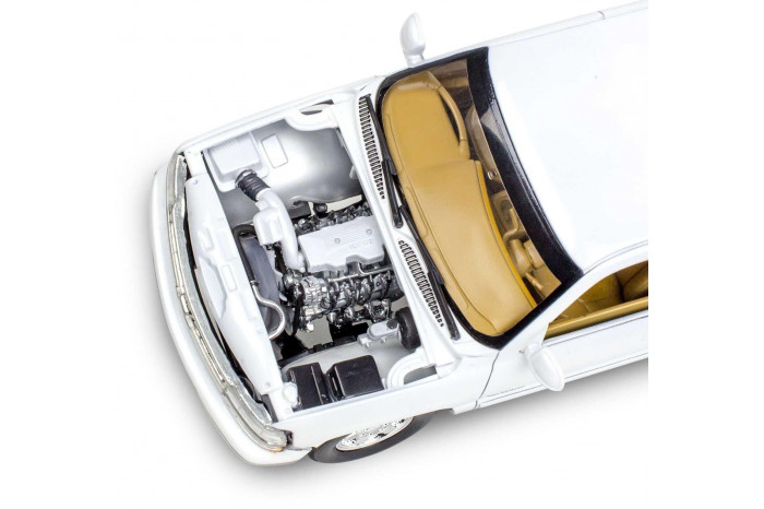 Plastic ModelKit MONOGRAM auto 4538 - 1999 Chevy Silverado Custom Pickup (1:25)