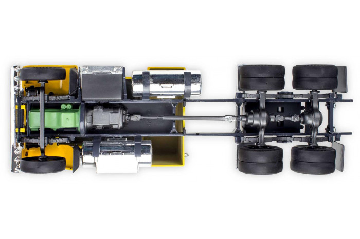 Plastic ModelKit MONOGRAM truck 7471 - Chevy Bison Semi Truck (1:32)