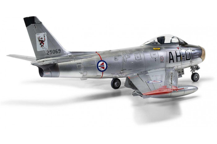 Classic Kit letadlo A08110 - North American F-86F-40 Sabre (1:48)