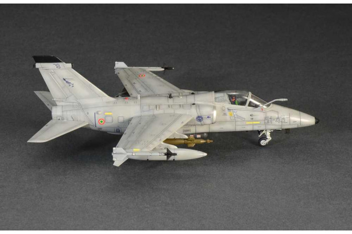 Model Kit letadlo 1460 - AMX Ghibli (1:72)