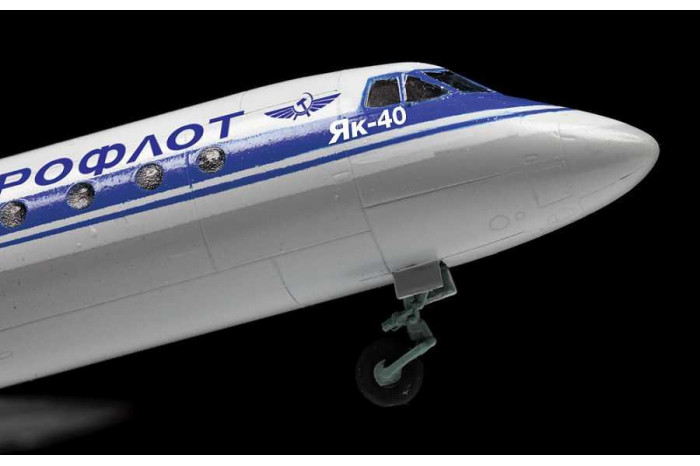 Model kit letadlo 7030 - Yak-40 Regional Jet (1:144)