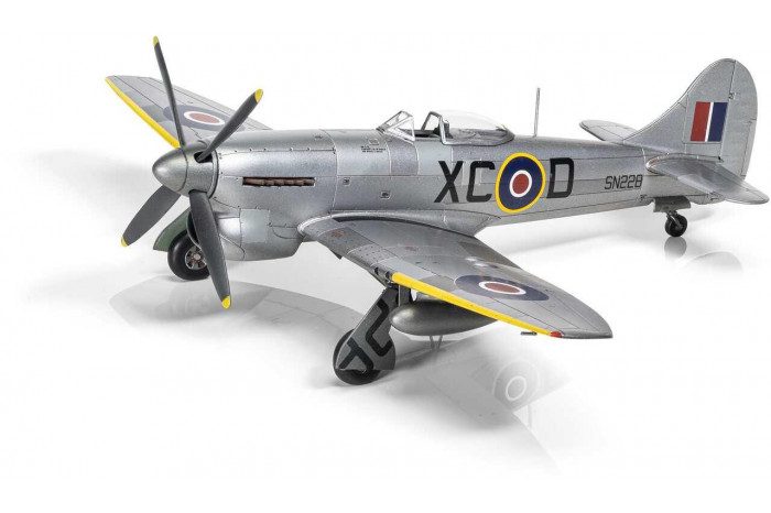 Classic Kit letadlo A02110 - Hawker Tempest Mk.V Post War (1:72)