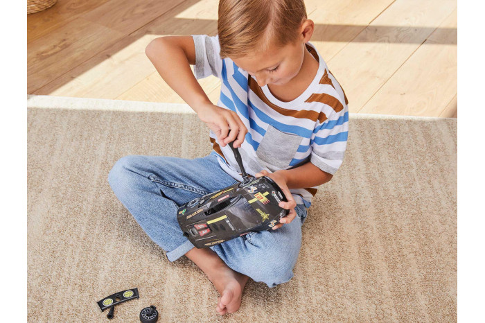 First Construction auto 00923 - Racing Car (černé) (1:20)