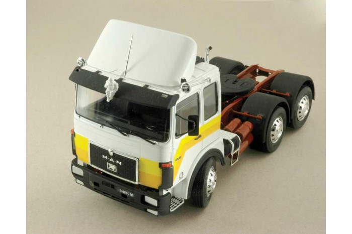 Model Kit truck 0756 - MAN 26.321 FORMEL SIX (1:24)