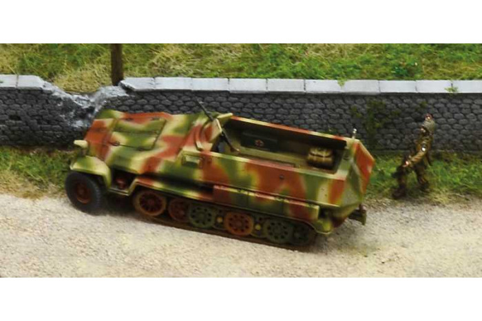 Model Kit diorama 6199 - Battle of Normandy: Saint-Mere-Église 6 June 1944 (1:72)