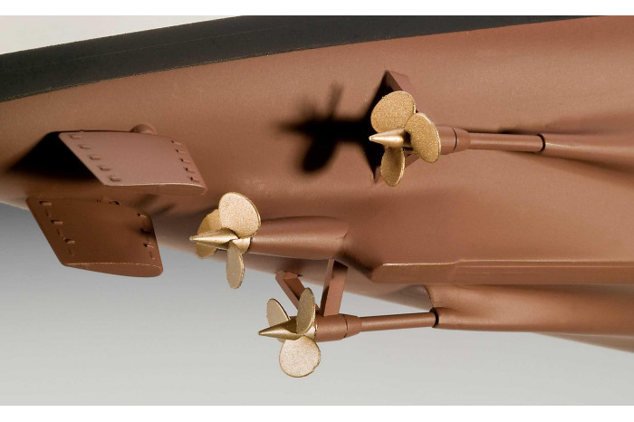 Plastic ModelKit loď 05096 - German Battleship WWII TIRPITZ (1:350)