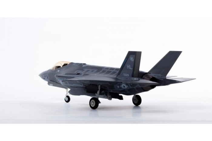 Model Kit letadlo 12561 - F-35A "Seven Nation Air Force" MCP (1:72)