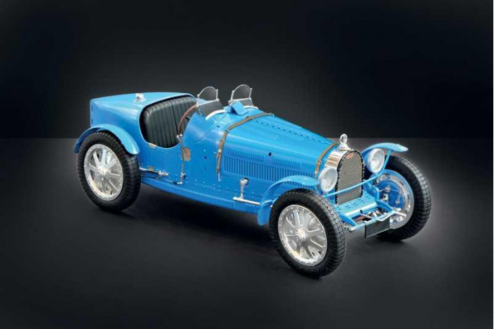 Model Kit auto 4713 - Bugatti 35 B Roadster (1:12)