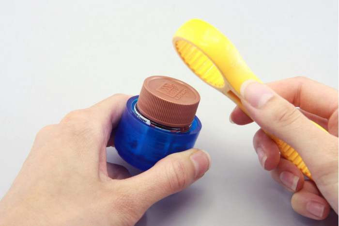 Mr. Cap Opener - otvírač barev - GT56